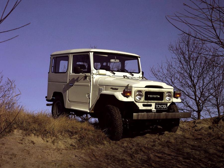  Toyota Land Cruiser 40 (BJ40V) 1973 года  (фото 2 из 4)